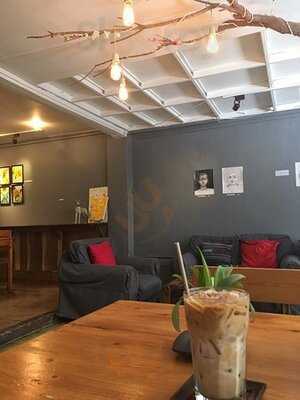 Antique Cafe & Cakes