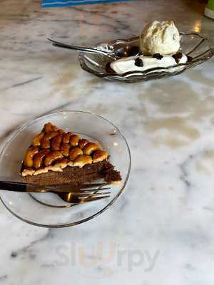 ร้านอาหาร พริม