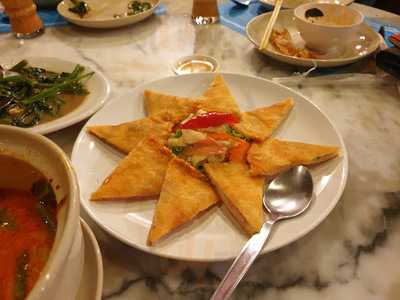 ร้านอาหาร พริม