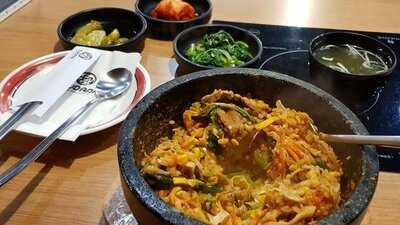 ร้านอาหารเกาหลี ทูดาริ (เอ๊ะ-ศศิกานต์ อภิชาตวรศิลป์)