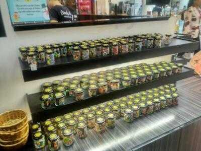 เมดอินเเคนดี้