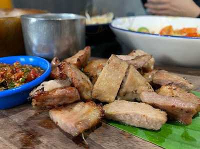 แพนเค้กคาเฟ่ (ชาย ชาตโยดม)