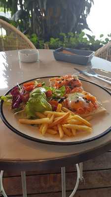 V Cafe And Restaurant