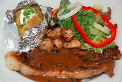 Maxis Bar & Restaurant