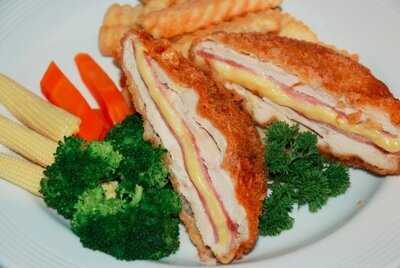 Maxis Bar & Restaurant