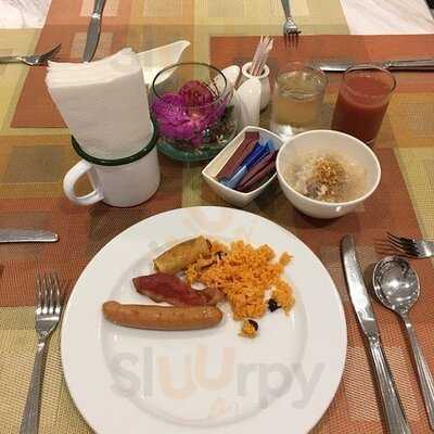 The Zeppelin Restaurant At Amari Don Muang Hotel