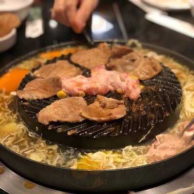 Bar-b-q Plaza & Joom Zap Hut