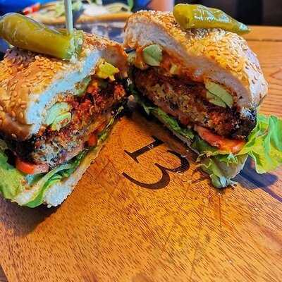 Lucky 13 Sandwich On Nut