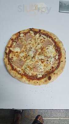 ร้านพิซซ่า เสือ สาทร