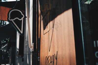 กัส แดม กู๊ด