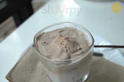 About White Cafe & Bistro