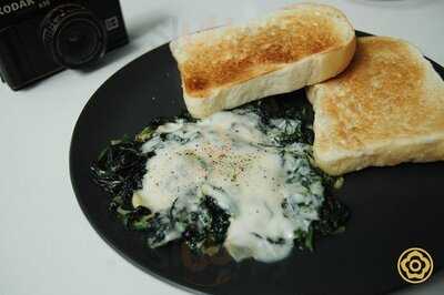 About White Cafe & Bistro