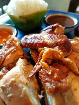 ร้านอาหาร ยำแอนด์ตำ