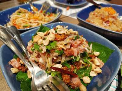 ร้านอาหาร ยำแอนด์ตำ