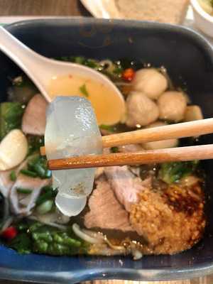 ร้านอาหาร ยำแอนด์ตำ