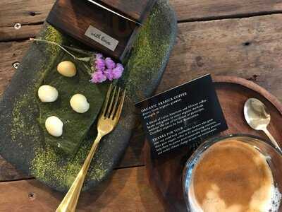 ชีเบคส์, ออกานิค โฮม คาเฟ่ แอนด์ สตูดิโอ