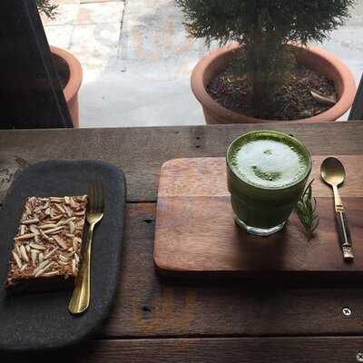 ชีเบคส์, ออกานิค โฮม คาเฟ่ แอนด์ สตูดิโอ