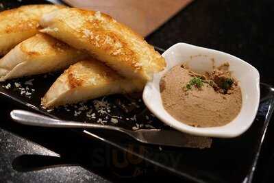 โฟลว์ เรสเตอรองท์แอนด์บาร์