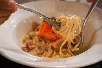 โฟลว์ เรสเตอรองท์แอนด์บาร์