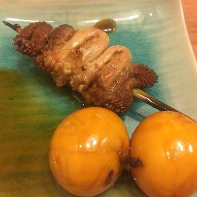 Torihada Surawong 鳥波多