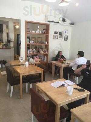 Eight O'clock Home Cafe