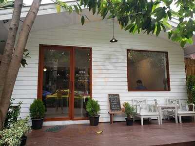 Eight O'clock Home Cafe