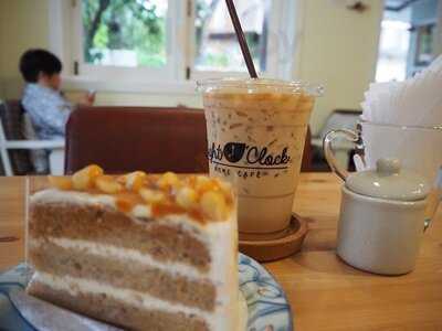Eight O'clock Home Cafe