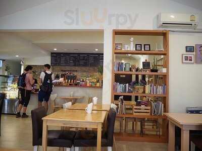 Eight O'clock Home Cafe