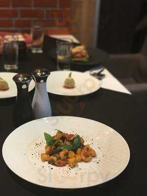 Franco's Restaurant & Bar