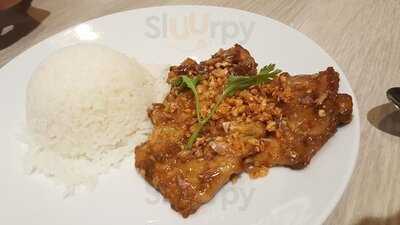 ชิงช้า ชาร์ลี - เอ็มโพเรียม