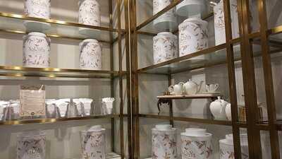 Naraya Tea Room - Iconsiam