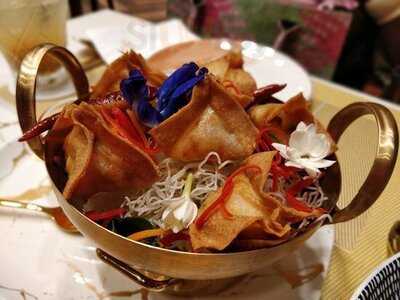 Naraya Tea Room - Iconsiam