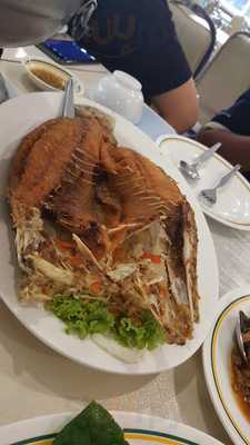 ร้านอาหาร โพลาโพล่า (บัว)