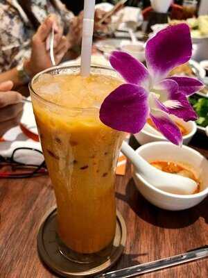 ร้านอาหาร พันโคม