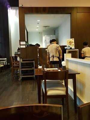 ร้านอาหาร พันโคม