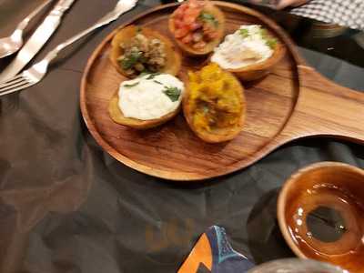 A Fox Princess And A Spider