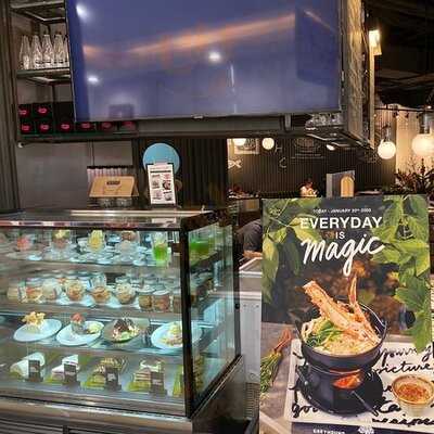 Greyhound Cafe (the Promenade)