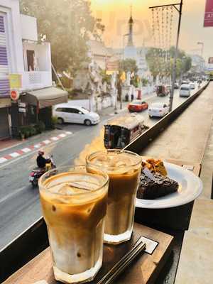 Mam's Cake Coffee Breakfast