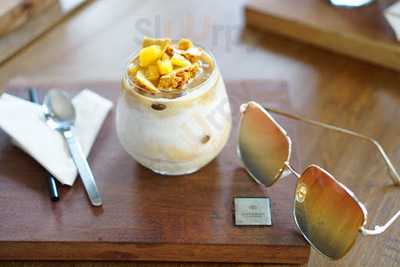 Mam's Cake Coffee Breakfast