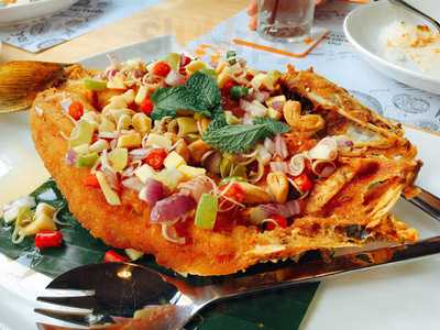 ร้านอาหารสวนสิริน