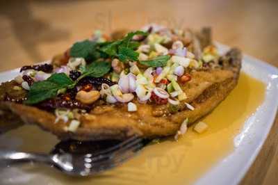 ร้านอาหารสวนสิริน