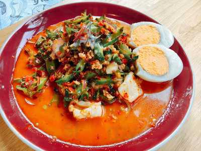 ร้านอาหารสวนสิริน