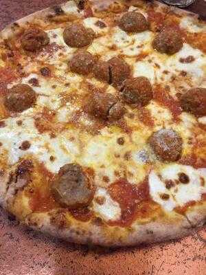 พิซซ่าพิซซ่าบายญาณี