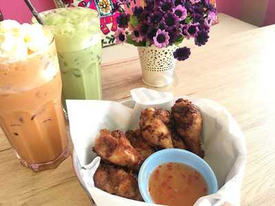 Lazy Bear Cafe & Bar