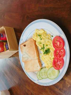 Lazy Bear Cafe & Bar