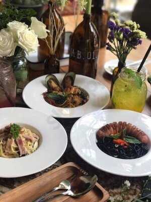 Across The Universe Cafe