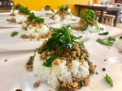 เล้งไก่ไข่ตีน