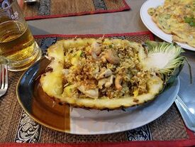 Mo-mo Bakery & Coffee