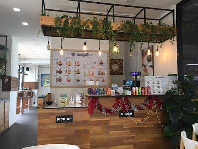 สโนว์ ไอซ์ คาเฟ่ บาร์