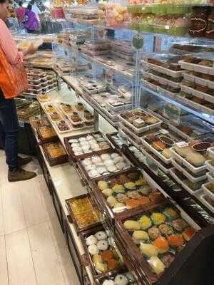 ขนมไทยเก้าพี่น้อง